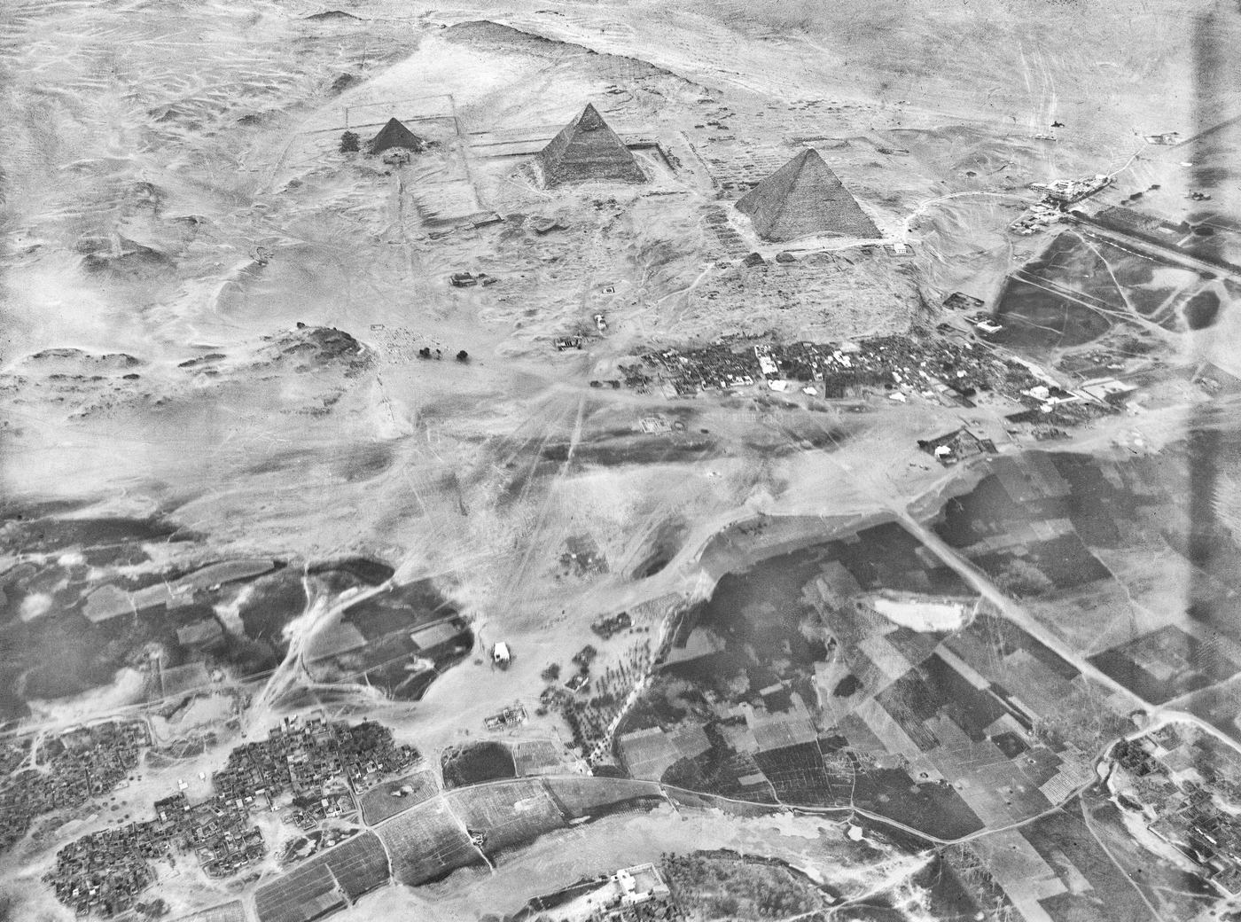 Giza from a balloon, Eduard Spelterini, 21 November 1904 (Swiss National Library)